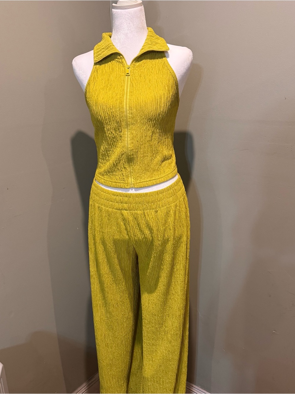Green Sleeveless Zip-Front Jumpsuit Pants Set